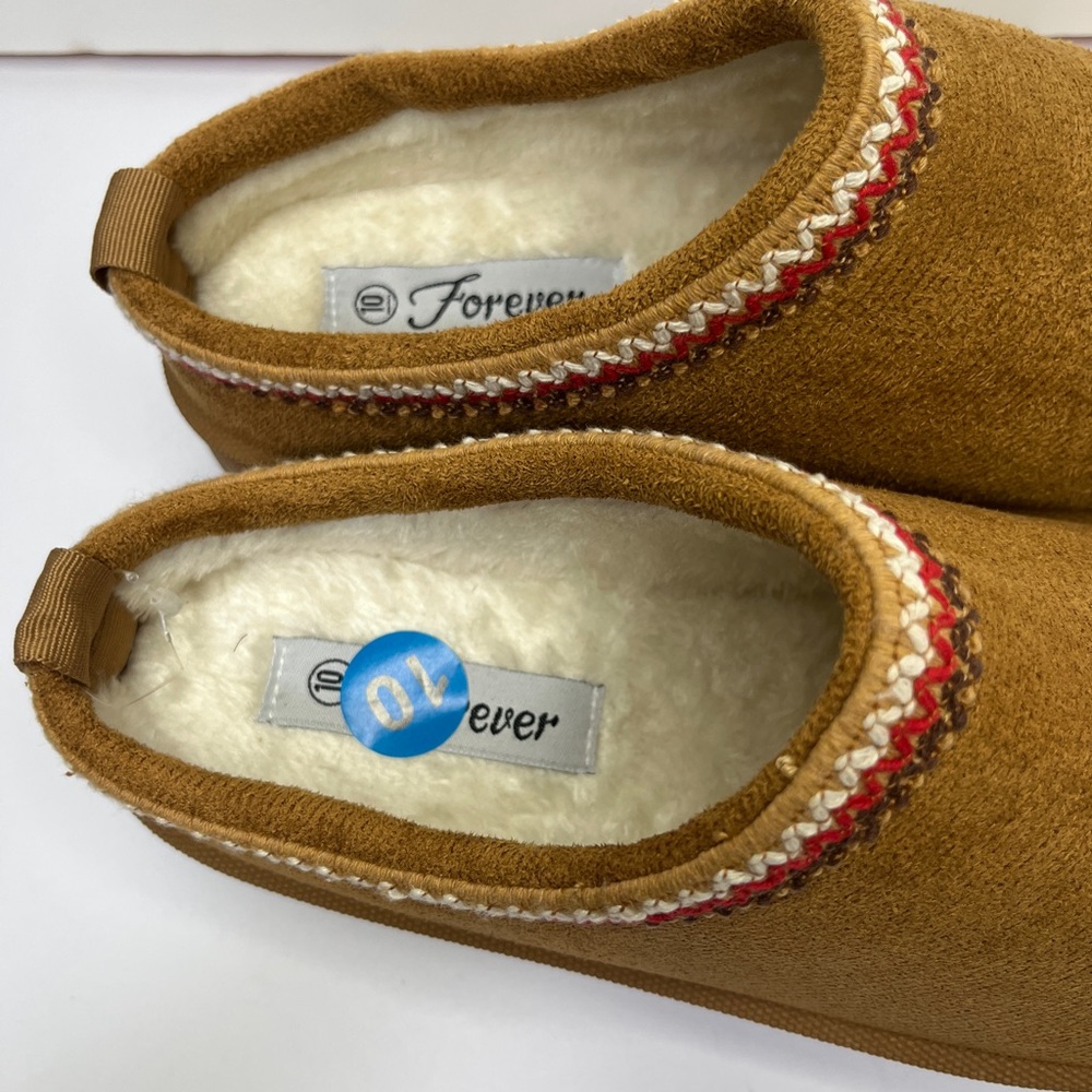 Forever” Faux Suede Embroidered Stitch Clogs NEW - Picture 3 of 7